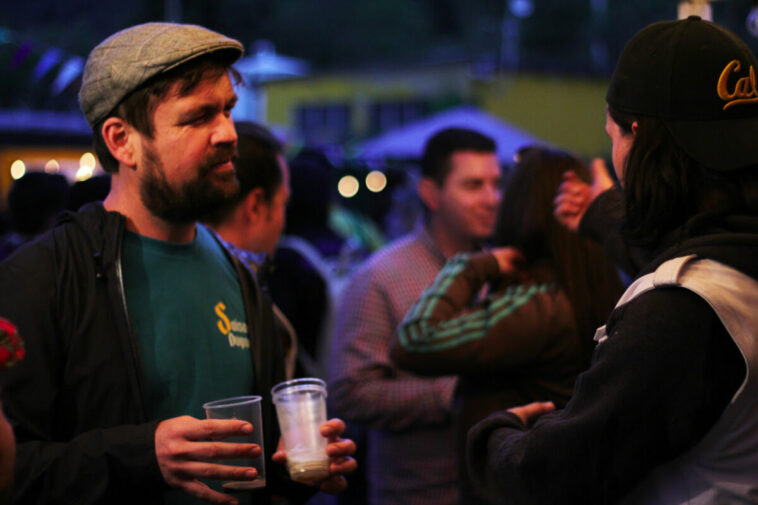 Mitos y verdades sobre las cervezas artesanales Q'HUBO habló con Sergio Cabrera, uno de los fundadores del Festival de Cerveceros Artesanales, quien explicó los aspectos a tener en cuenta para conocer a fondo este tipo de bebidas.