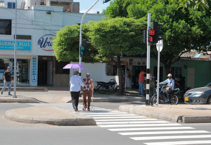 Nueva intersección semafórica en la Avenida Simón Bolívar
