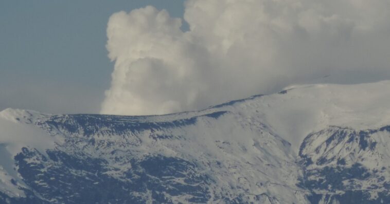 Reportan disminución de los sismos en el volcán Nevado del Ruiz