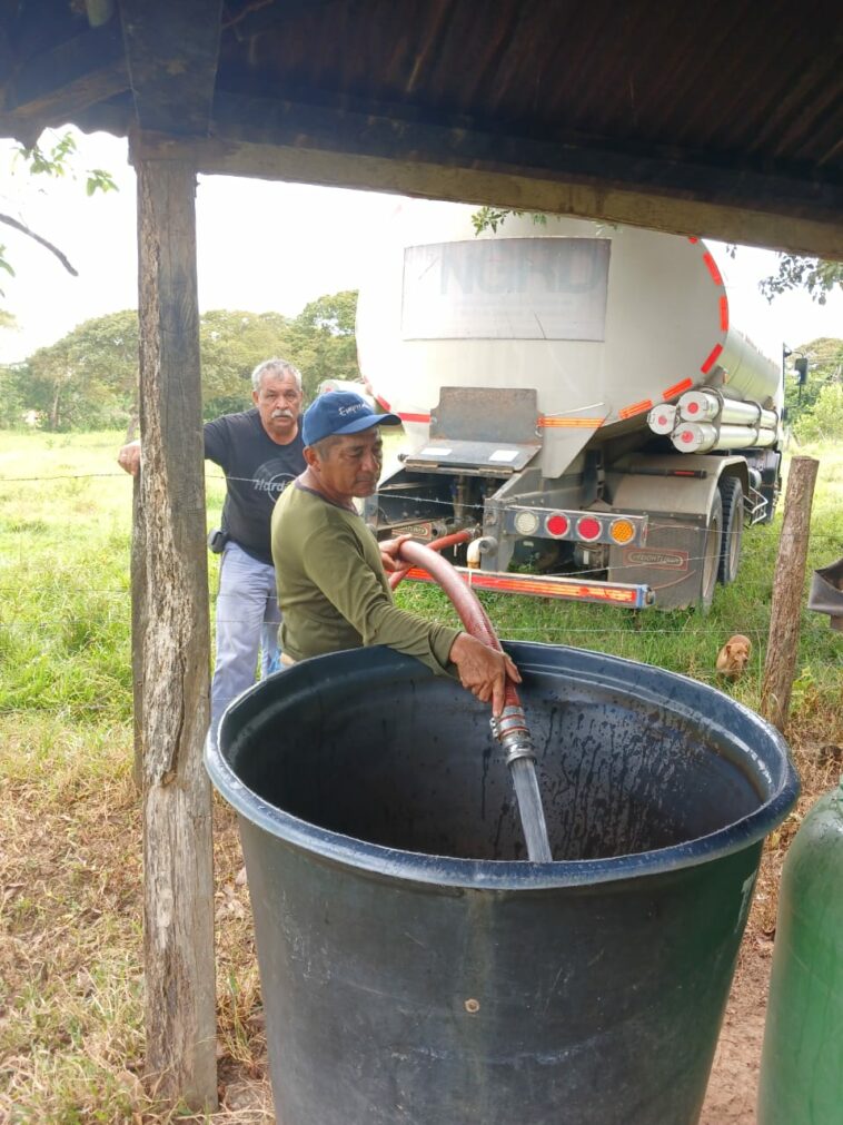 Administración departamental activa plan de contingencia por desabastecimiento de agua en comunidades campesinas de tres municipios