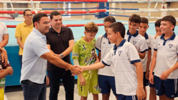 Alcalde Kerguelén se reunió con deportistas en la Villa Olímpica de Montería