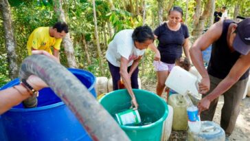 Ante sequía, distribuyen agua potable en los municipios de Ciénaga de Oro y Puerto Escondido