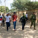 El alcalde de Arauca, Juan Qüenza, visitó el sector El Recreo, donde se comprometió a mejorar las condiciones de seguridad e infraestructura de la zona