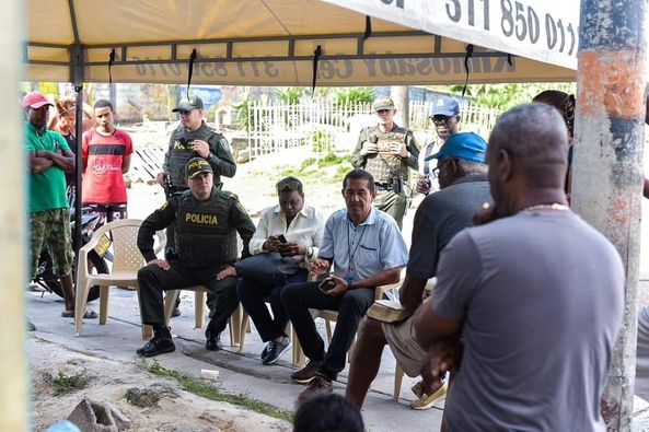 Gobierno y policía acompañó la comunidad de Matlina Hill, víctima de hechos de violencia 