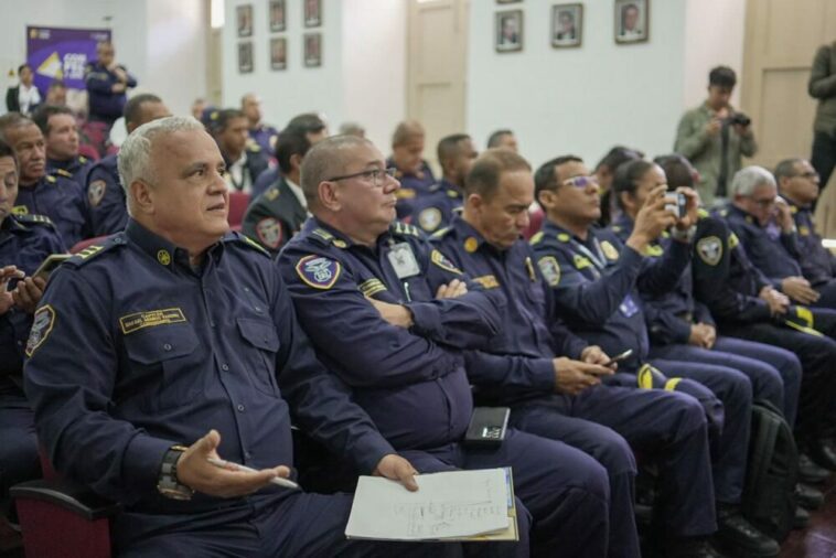 Ministro Del Interior Lidera Plan Para Fortalecer Cuerpos De Bomberos En Colombia