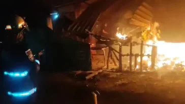 Incendio estructural en Tena