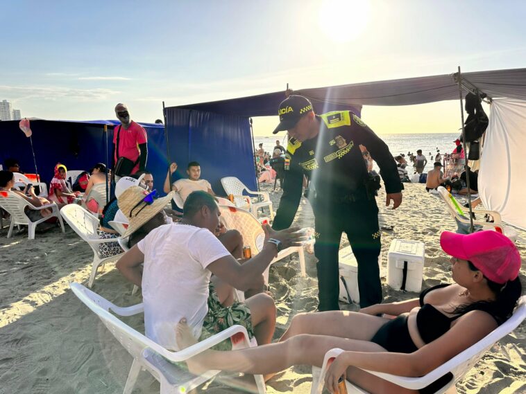 Policía de Turismo entregó recomendaciones a bañistas en El Rodadero