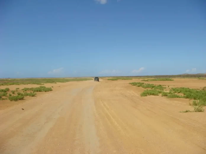 En el desierto de La Guajira es fácil encontrar tierras muy planas, que se prestan para aterrizaje de aviones.