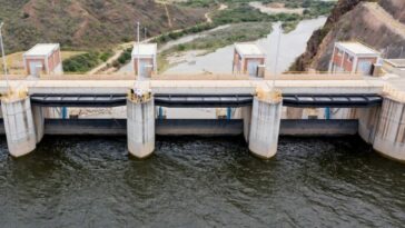 Reportan bajo nivel de agua en la hidroeléctrica El Quimbo
