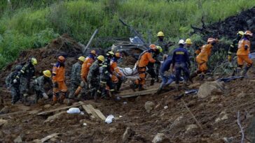 Van 36 muertos por derrumbe en Chocó: hombre perdió a su esposa, su hijo, su cuñada y su sobrina