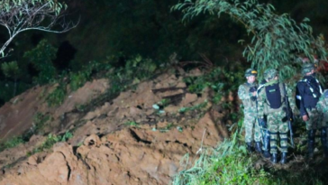 Víctimas mortales por derrumbe en vía Medellín - Quibdó sube a 33 personas