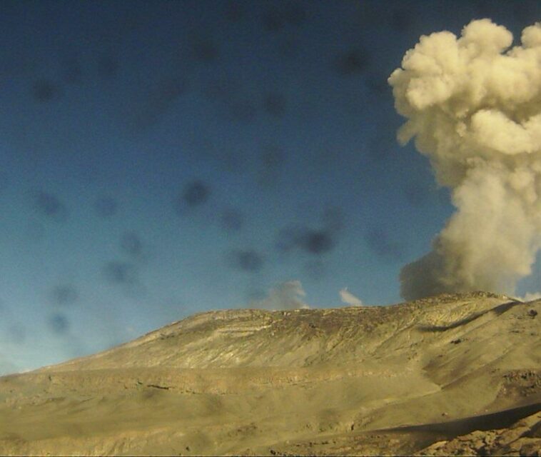 ¿Qué explica el incremento en la actividad sísmica del volcán Nevado del Ruiz?