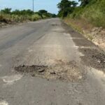 Esta es la carretera y el estado en el que se encuentra en algunos tramos donde hace tiempo no se está trabajando.