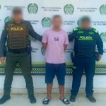 A puños y patadas agredió a su madre