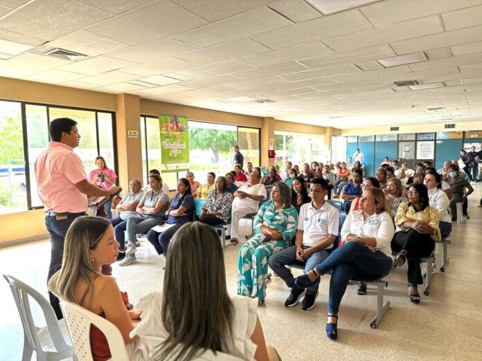 El mandatario de los barranqueros reiterando su compromiso con la salud pública.