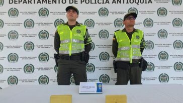 Autoridades capturan a un hombre que llevaba 2 lingotes de oro avaluados en 1500 millones de pesos