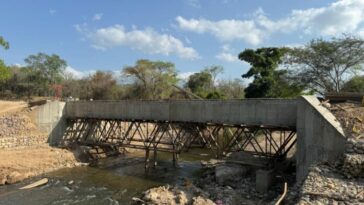 Reconstrucción del puente sobre el arroyo La Quebrá