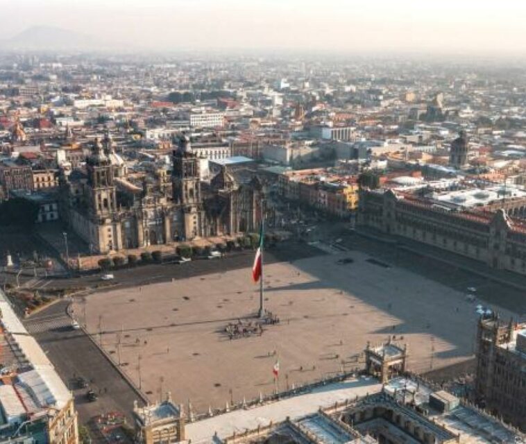 Bolsa mexicana registra máximo histórico y se ubica en 57.828 puntos