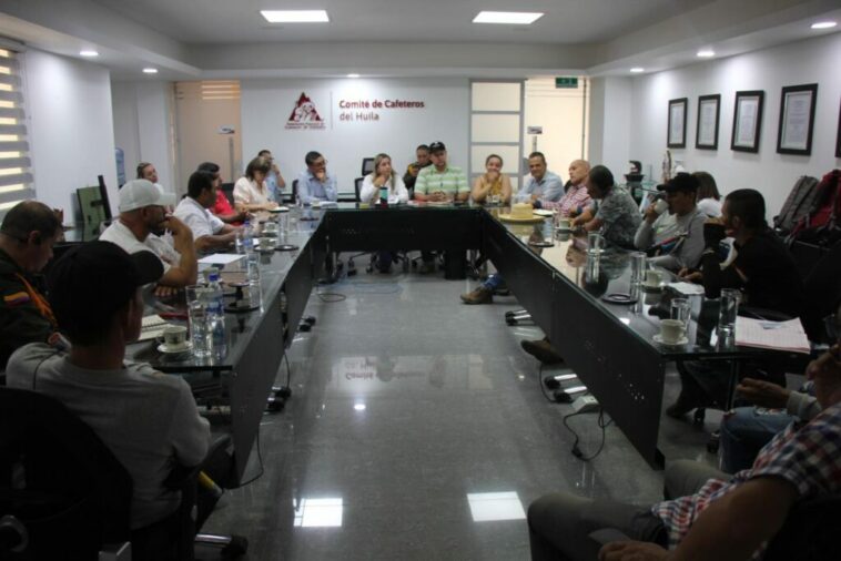 Comité de Cafeteros del Huila, escuchó a delegados de protesta de los caficultores.