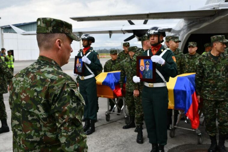 Con honores recibieron los cuerpos de militares fallecidos tras accidente de helicóptero en Chocó