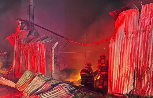 Controlado incendio en bodega de reciclaje en Mosquera