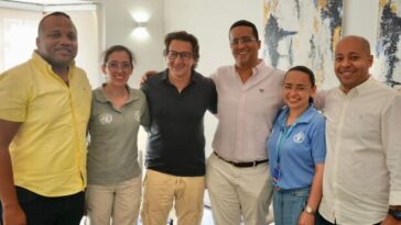 Funcionarios de la Gobernación con representante de la FAO Colombia