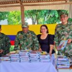 El Ejército Nacional entrega 100 kits escolares en Saravena, Arauca