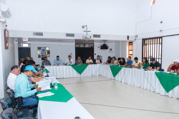 El alcalde, Juan Qüenza, participó de la segunda mesa de trabajo con el comercio local