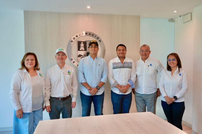 Participantes del encuentro entre el Gobernador de La Guajira y el presidente de Hocol.