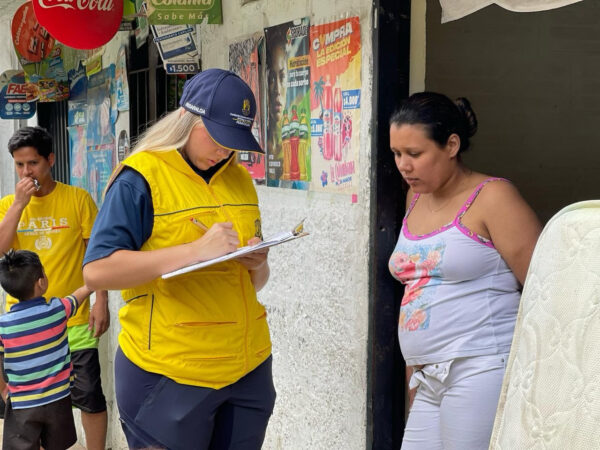 Entregan ayudas a las familias damnificadas por inundación en Dosquebradas