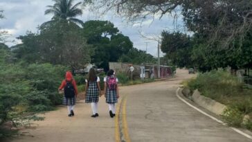 Un trayecto bastante importante tienen que caminar los estudiantes en Carraipía.