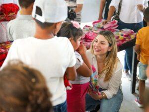 Gestora Social entregó 200 kits escolares a niños y niñas de Loma Verde