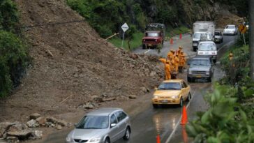 Derrumbes en carreteras de Colombia