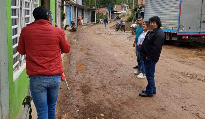 Inicia proceso para pavimentar la calle principal de una vereda en Acevedo