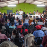 Por diálogos, el Gobierno Nacional y comunidad de la Sierra y Rosas, Cauca, se plantearon una serie de compromisos para evitar el cierre de la panamericana.
