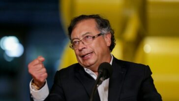 Presidente Petro dice que plata de Panamericanos se destinará a juegos intercolegiados