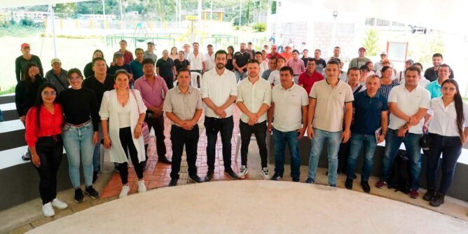 Secretaría de Infraestructura y Minas anuncia plan de acción para mejorar las vías de Guambuyaco