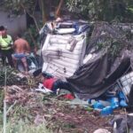 Accidente de tránsito en Villeta, Cundinamarca: Vehículo pesado se sale de la vía.