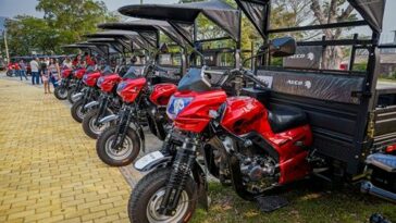 Alcaldía de Yopal entregó motocarros a propietarios de vehículos de tracción animal