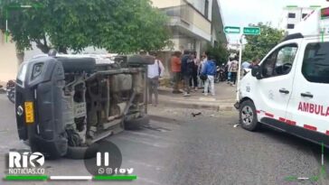Ambulancias chocaron en pleno centro de Montería