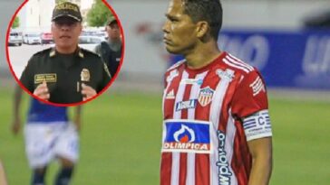 Carlos Bacca, futbolista colombiano y agente del Gaula de la Policía.