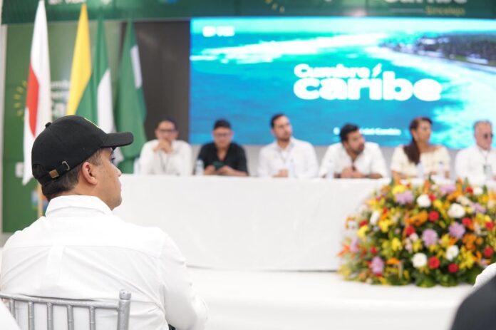 El gobernador de La Guajira, Jairo Aguilar Deluque, participando en la Cumbre Energética del Caribe.