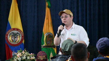 Gobierno Entrega 41 Nuevos Títulos de Propiedad en el Catatumbo para Impulsar la Educación y el Deporte