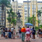 La Plaza Cayzedo de Cali vuelve a estar abierta al público después de más de 10 meses.