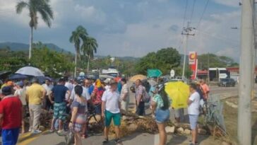 Protestas en la vía Girardot – Tocaima por aumento del impuesto predial