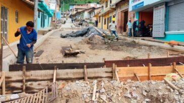 Se reinician obras de adoquinamiento y placa huella en Sandoná