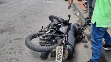 Accidente de moto en el barrio Solferino dejó cuatro lesionados