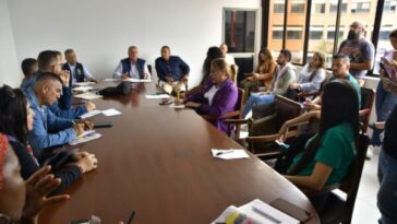 Alcalde Roberto Jiménez aclaró dudas a representantes del SER en temas educativos