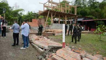 Alcalde de Pereira interviene construcción ilegal en Villa Verde