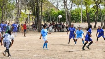 El fútbol es un deporte que se ha ido metiendo hasta en las comunidades indígenas.